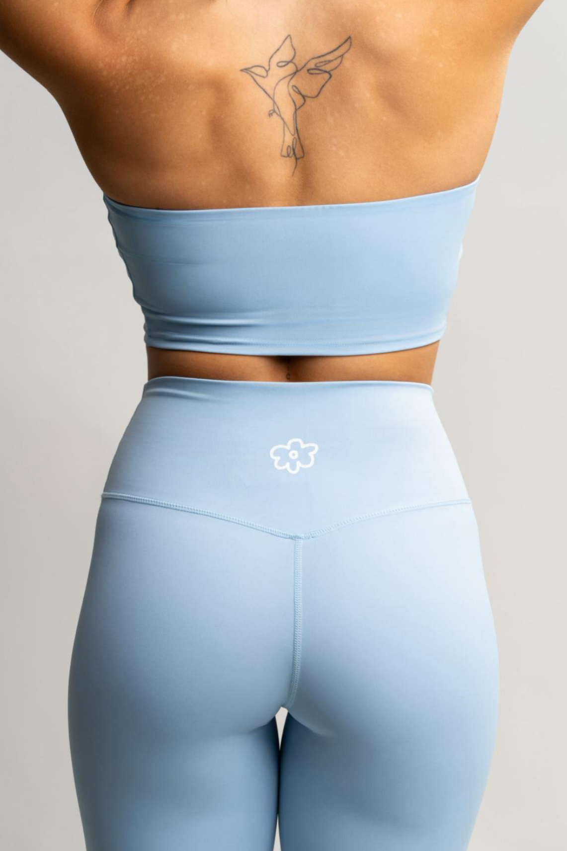 HALTER V NECK TOP